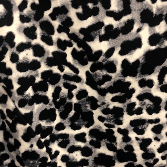 NWOT Animal print, dressy, light weight coat. - Picture 4 of 11